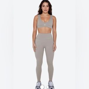 SET Active, stone set. Sportbody leggings. Sold with matching stone bra size M
